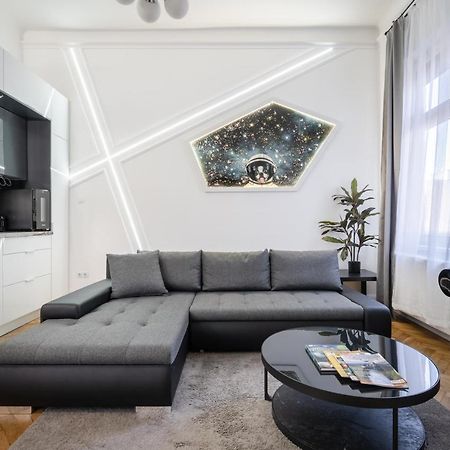 Galaxy Cube Apartment Budapest Eksteriør billede